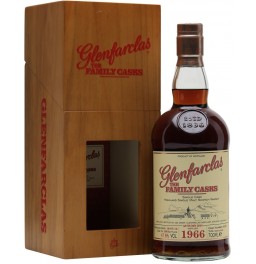 Виски Glenfarclas 1966 Family Casks (47,6%), in gift box, 0.7 л