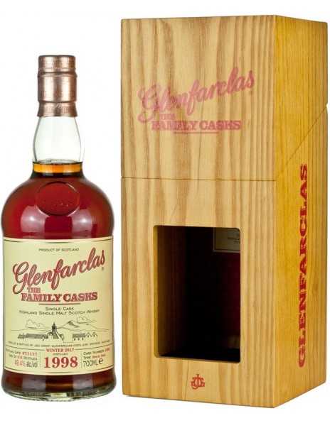 Виски Glenfarclas 1998 "Family Casks" (49.4%), in wooden box, 0.7 л