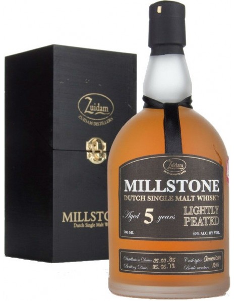Виски "Millstone" Lightly Peated, 5 Years Old, gift box, 0.7 л